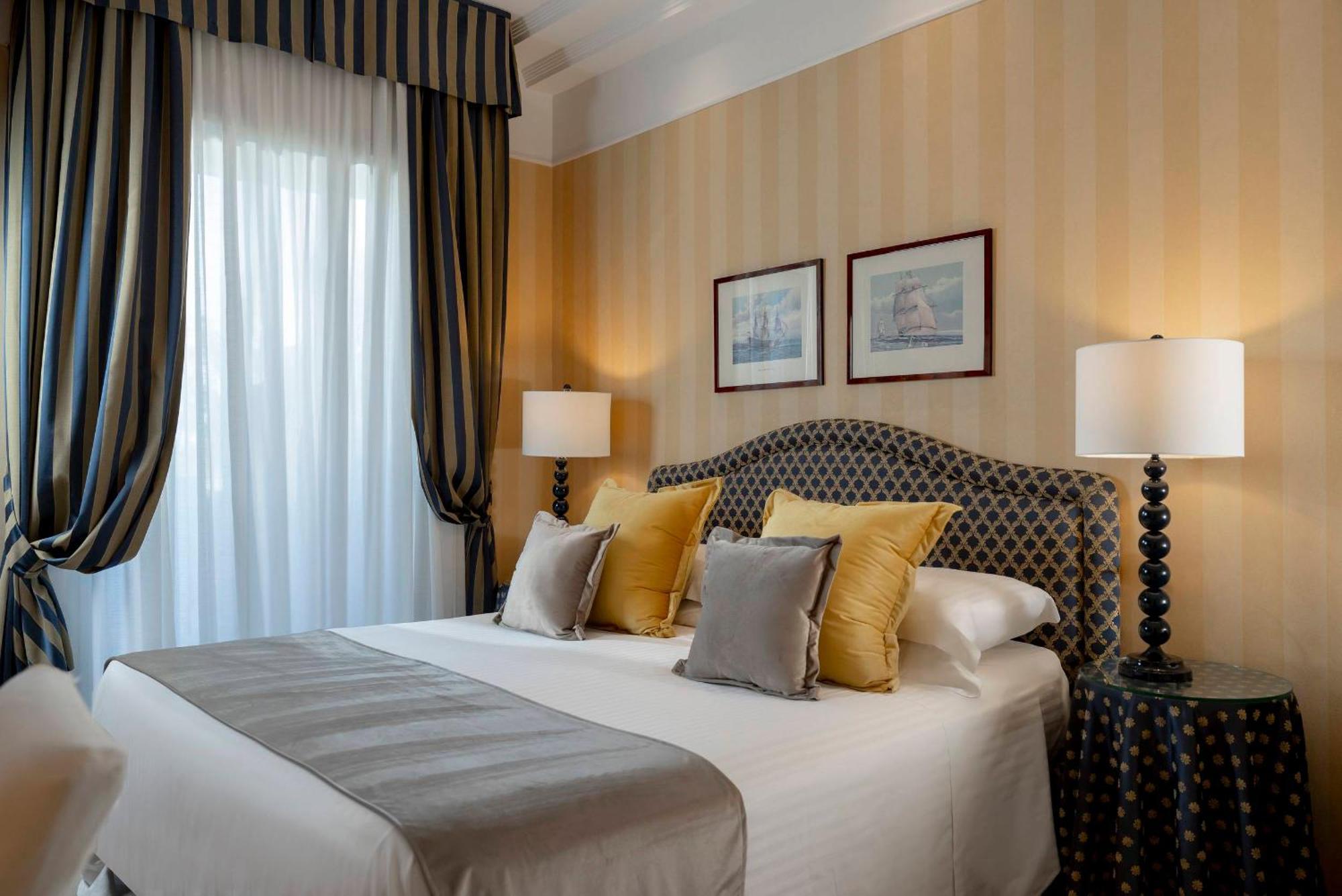 Classic Double Room with Partial Sea View,960847429:JPEG