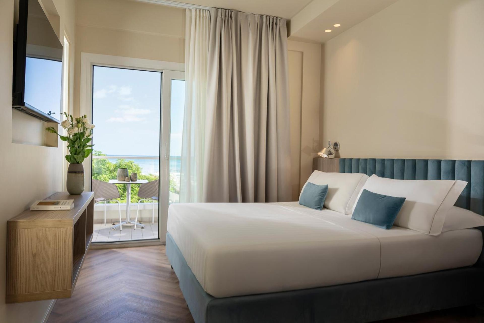Deluxe Double or Twin Room Sea View