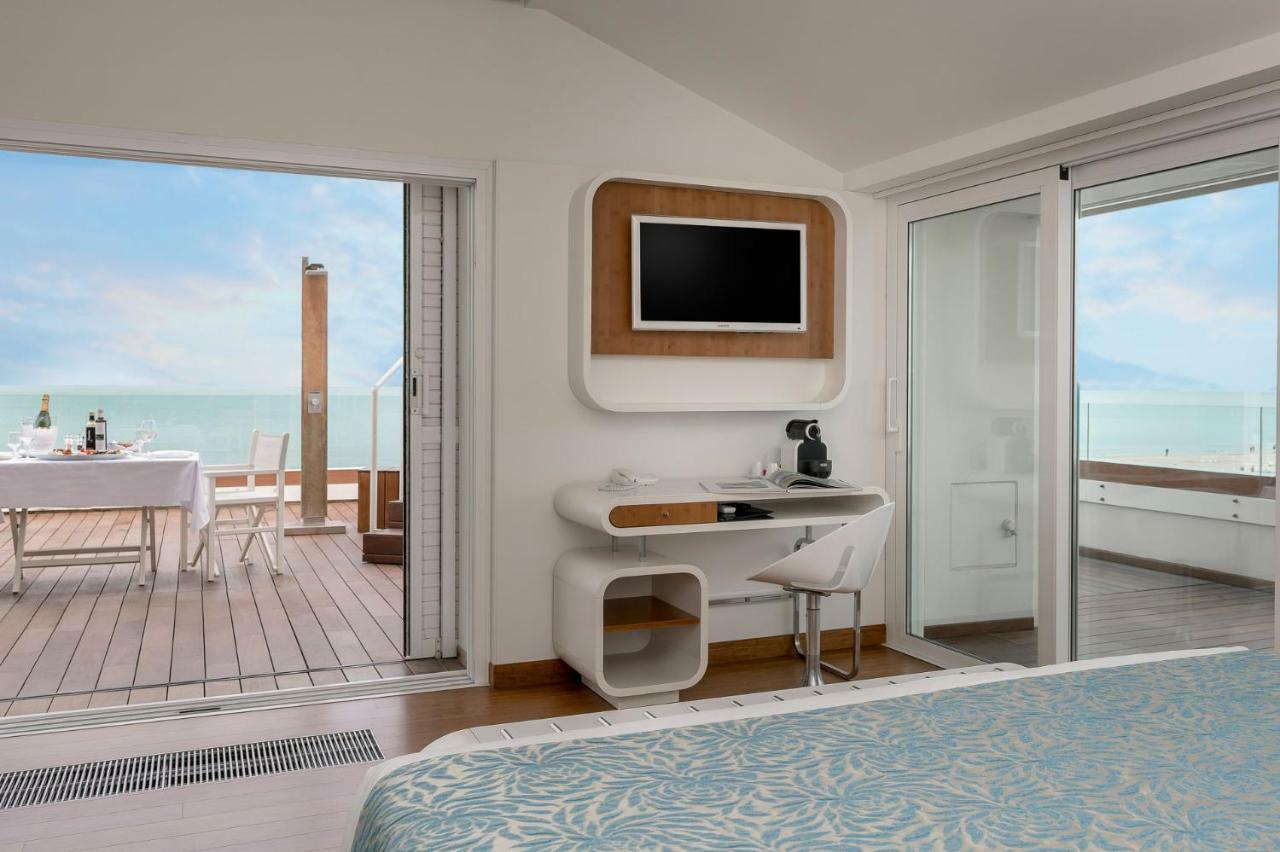 Suite Sea View Outdoor Jacuzzi