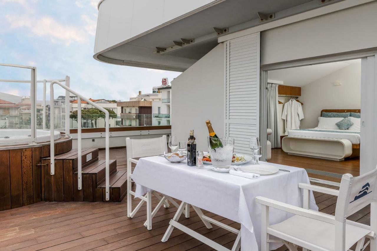 Suite Sea View Outdoor Jacuzzi