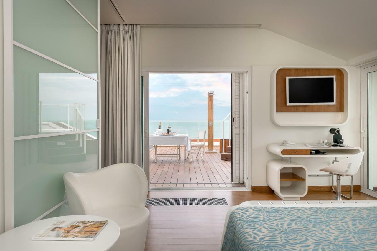 Suite Sea View Outdoor Jacuzzi