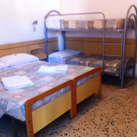 Hotel Italia-2